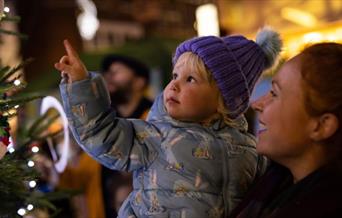 It’s beginning to look a lot like Christmas in our town centres! The Royal Borough of Greenwich is getting ready to celebrate the most wonderful time!