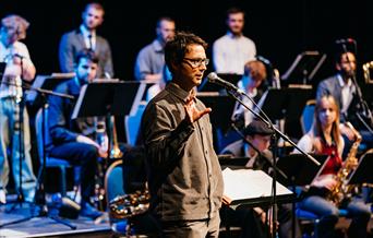 Trinity Laban's Hans Koller presents a moving performance of Laß dir diesen Psalm gefallen, based on the religious poetry of his late father Dietrich