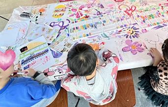 Let your kids unleash their creativity with fun and engaging art and craft classes!