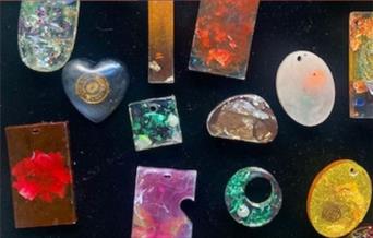 Learn how to create jewellery from resin