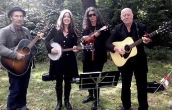 A great evening of live music by GillyWood in the courtyard of historic Severndroog Castle