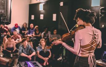 Join Uber Boat by Thames Clippers for the first-ever Sofar Sounds shows!
