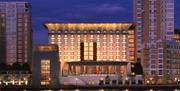 Canary Riverside Plaza Hotel