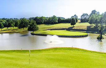 Toot Hill Golf Club water feature and island green