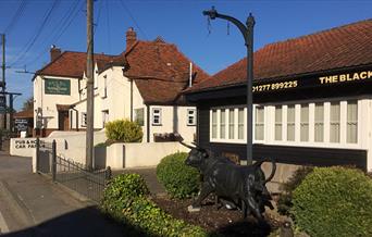 The Black Bull pub and hotel, Fyfield