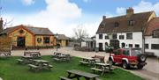 The Forest Gate and Haywards Restaurant, Bell Common Epping