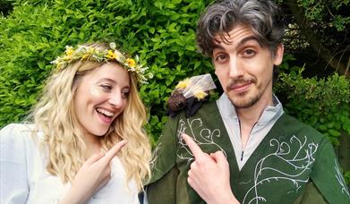 Flora & Bramble's Plan BEE (A Cammas Hall Farm Adventure)