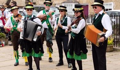 Romney Marsh Morris dancers