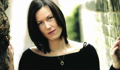 Foyer Jazz: Katriona Taylor