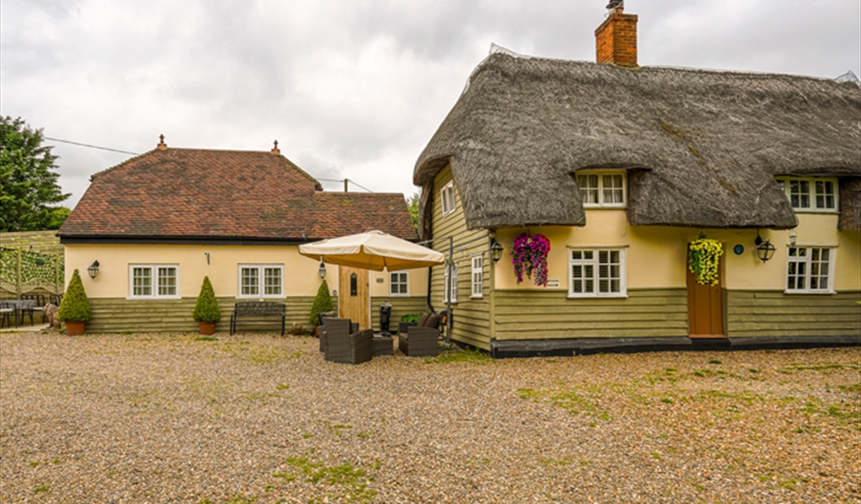 Old Thatch Bambers Green Guest House in Takeley, Stansted Visit Essex
