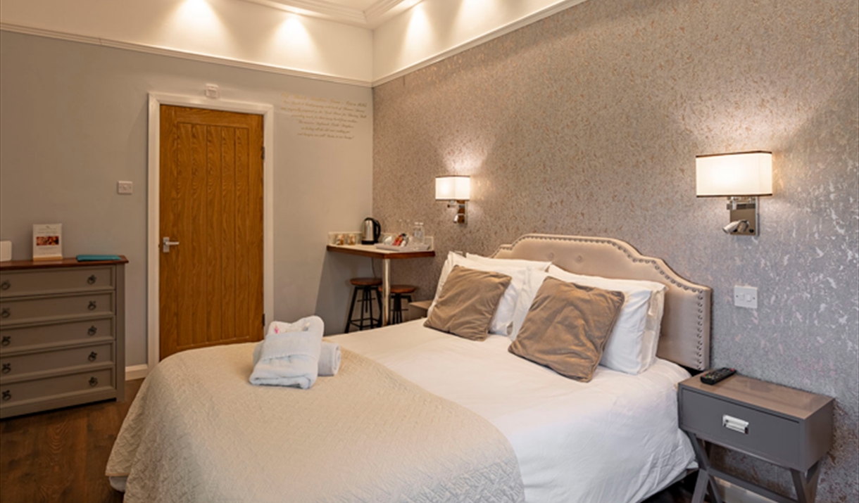 Old Thatch Bambers Green Guest House in Takeley, Stansted Visit Essex