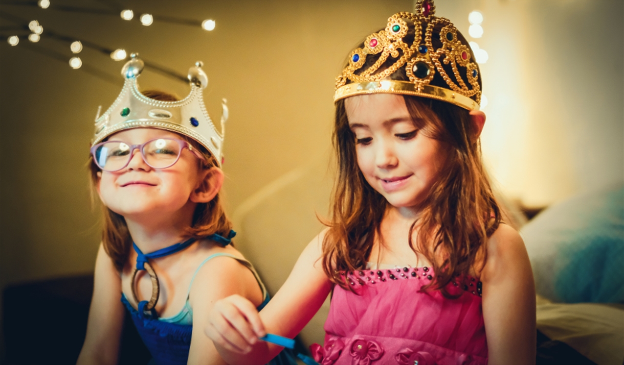 Children wearing crowns