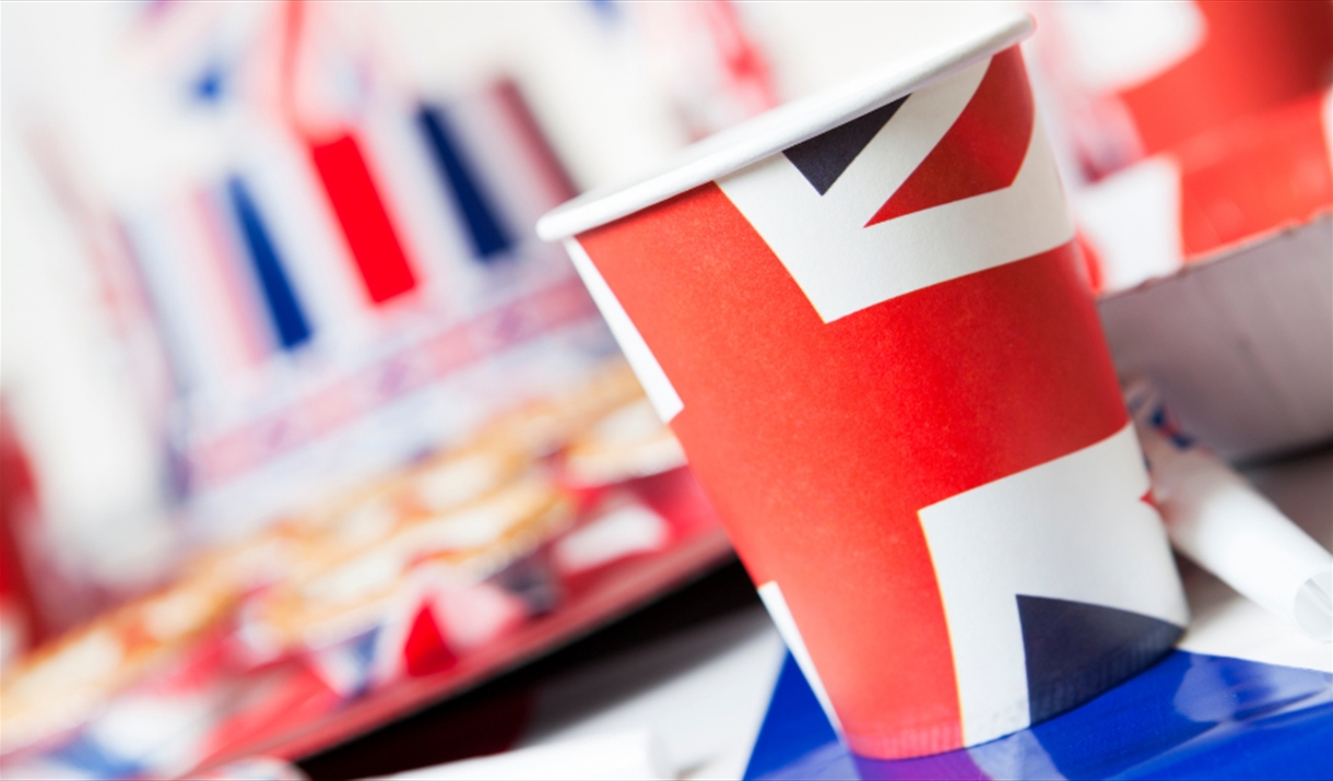 Union Jack themed paper cups and plates