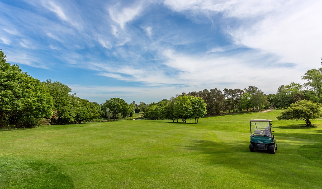 The Warren Estate Golf Golf 18 hole in Woodham Walter, Nr Maldon