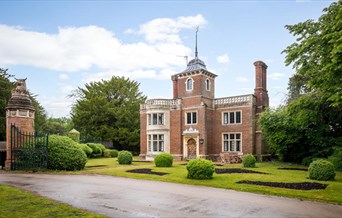 Cambridge Lodge Exterior