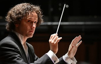 Aurora Orchestra