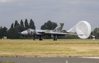 Vulcan XL426 60th Anniversary Taxi-Run