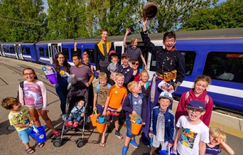 Bucket & Spade Train