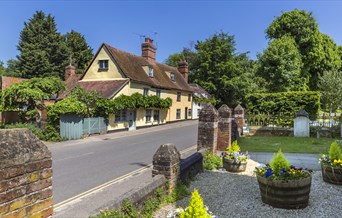 Pretty Cottage in Dedham