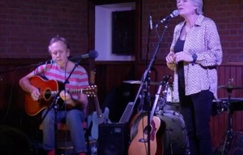 Acoustic Music with Dave Ellis & Boo Howard