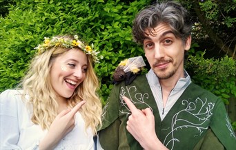 Flora & Bramble's Plan BEE (A Cammas Hall Farm Adventure)