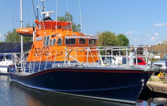Sir William Arnold Lifeboat Experience at Heybridge Basin
