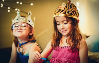 Children wearing crowns