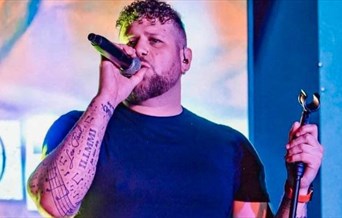 Singer Arron Kelly