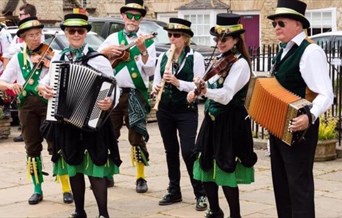 Romney Marsh Morris dancers
