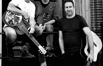 Marcel Kapteijn & The Raindogs – Live at the Railway