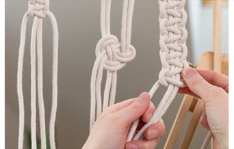 MACRAME BRACELET MAKING