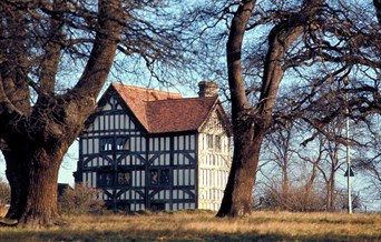 Queen Elizabeth Hunting Lodge