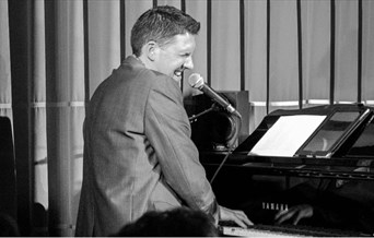 Foyer Jazz: Robin Phillips sings & plays Chet Baker