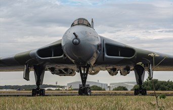 Christmas Buffet with Vulcan Pilot Peter Merrifield