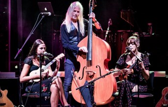 Folk Music Night with The Beggs Sisters