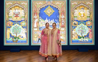 The Singh Twins: Slaves of Fashion Family Day