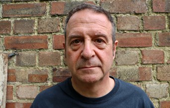 Mark Thomas: Black and White