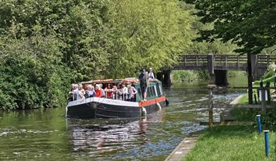 2 hour Victoria Sponge & Prosecco cruise on Victoria
