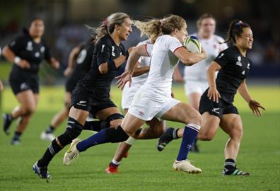 Abby Dow, England (run v NZ) (c) Becky Cowley