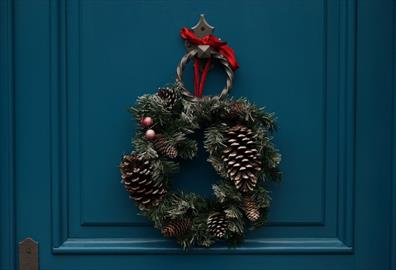 Exetercation: Create your own festive wreath