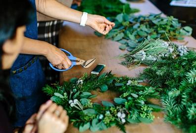 People making wreaths