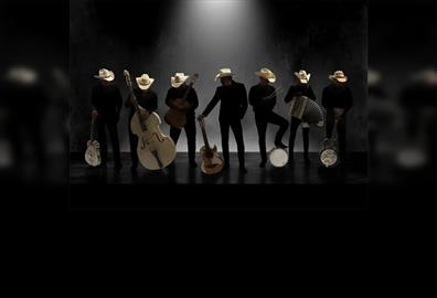 Los Pacaminos ft. Paul Young