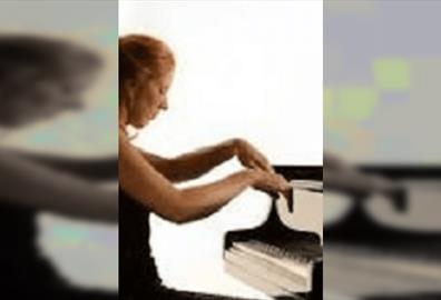 Popular pianist Sarah Beth Briggs makes a welcome return to Seaton
