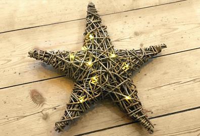 Christmas Willow Star Weaving Workshop with Prosecco