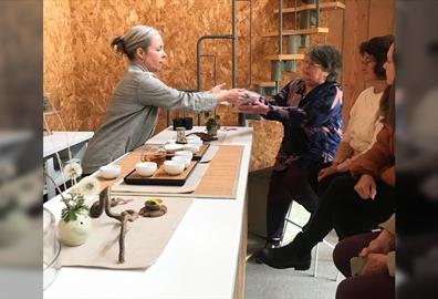Fun Flower Arranging Workshop - Blossoms & Dartmoor Tea