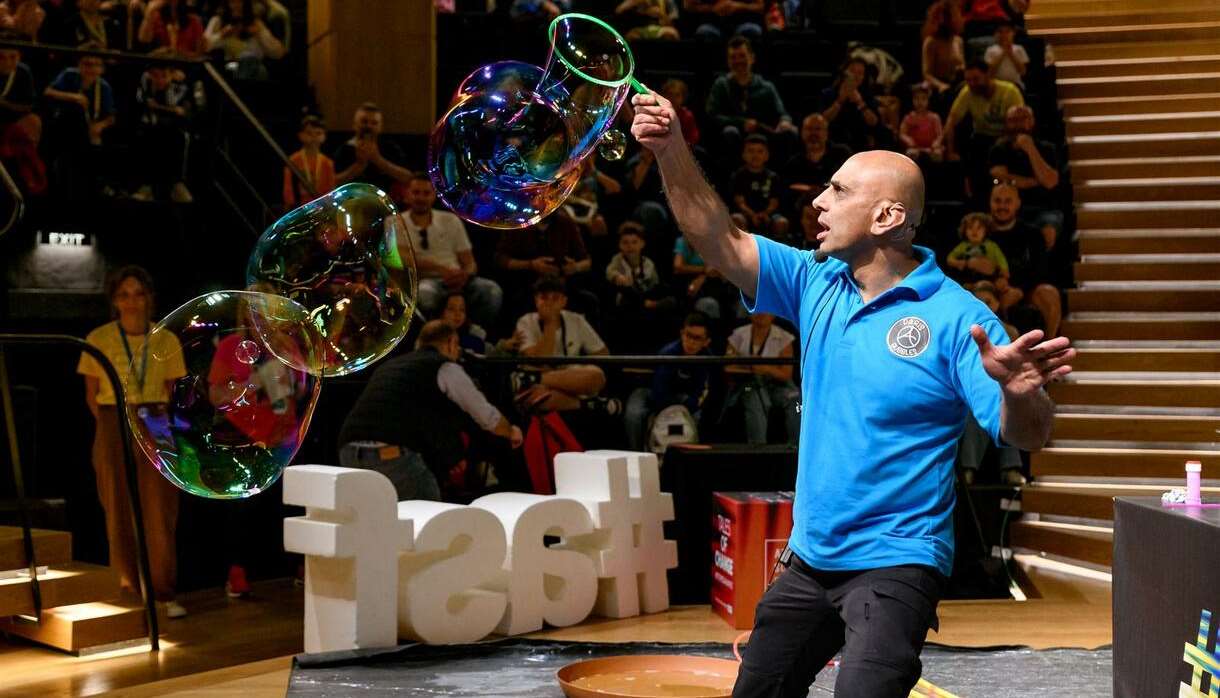 The Ultimate Bubble Show