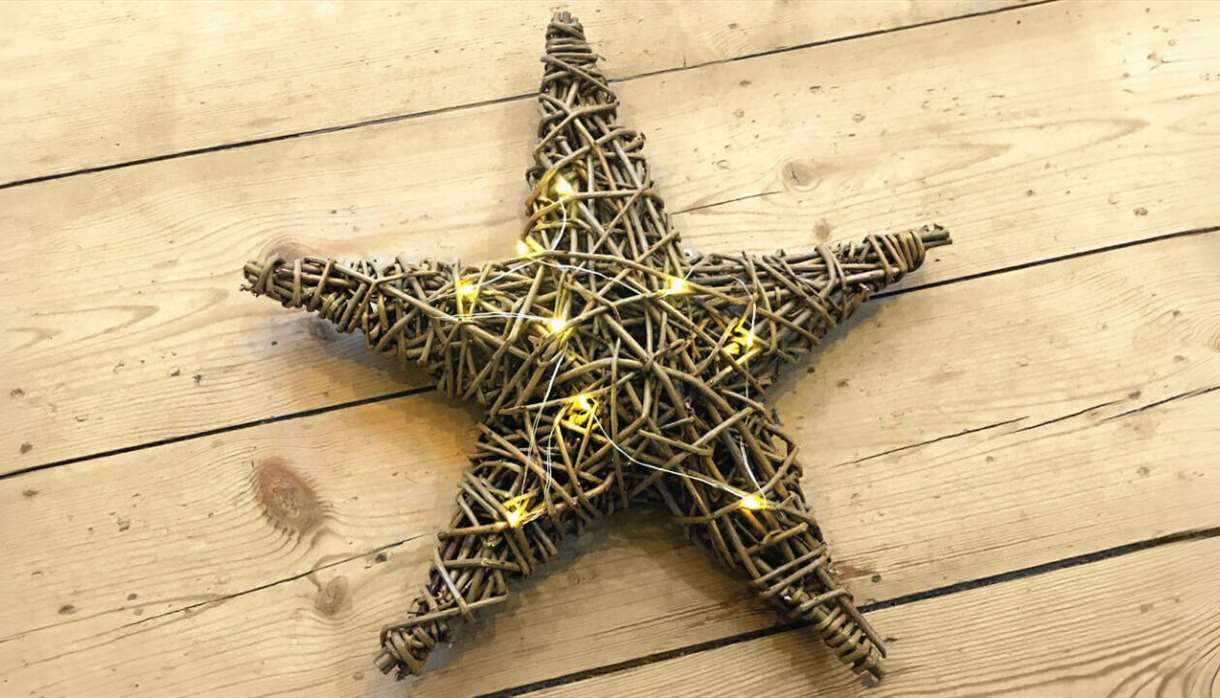 Christmas Willow Star Weaving Workshop with Prosecco