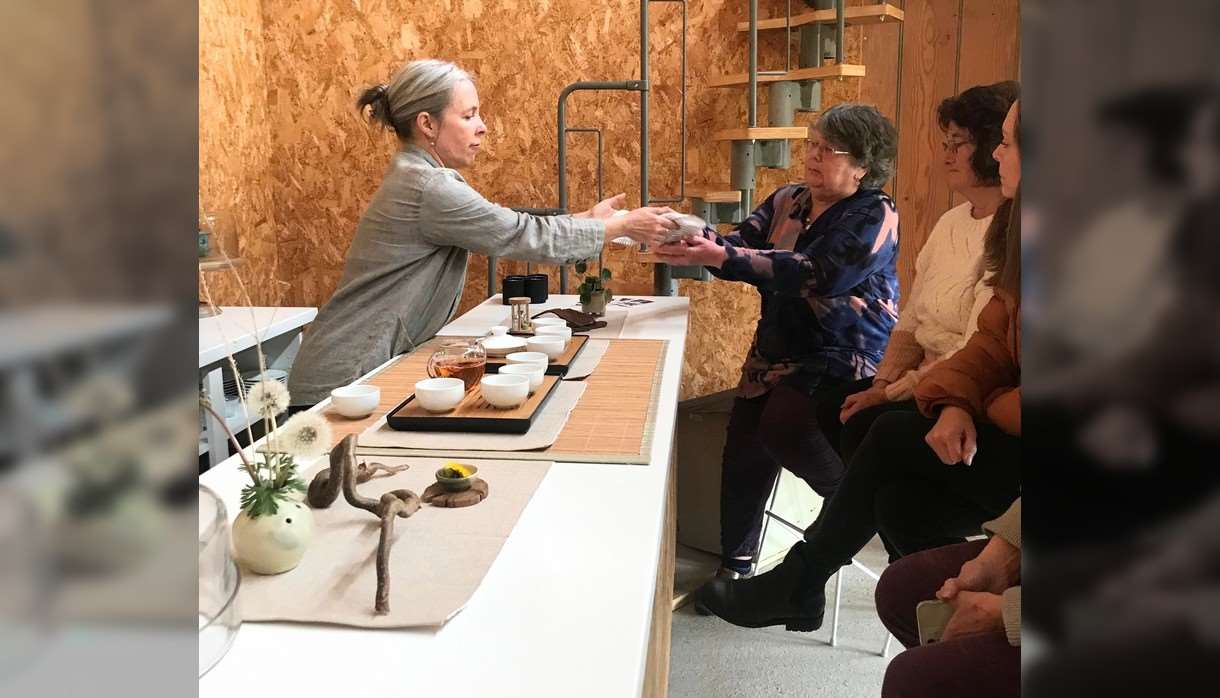 Fun Flower Arranging Workshop - Blossoms & Dartmoor Tea