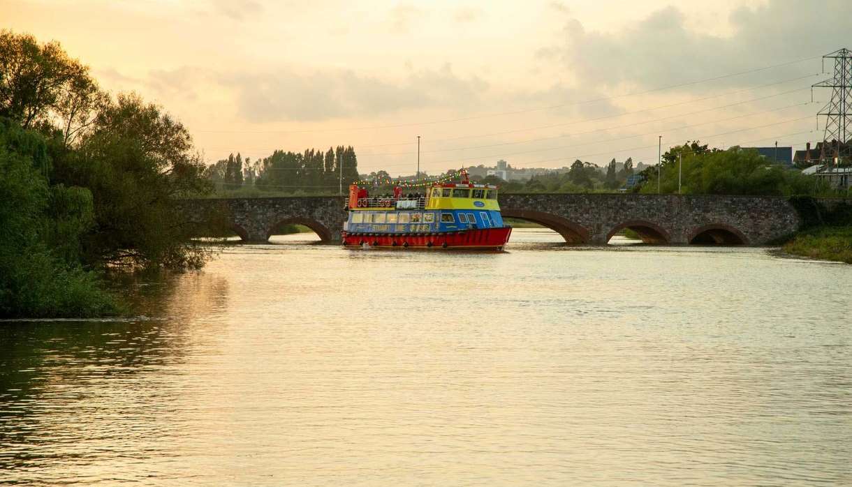 Countess Wear Evening Cruise