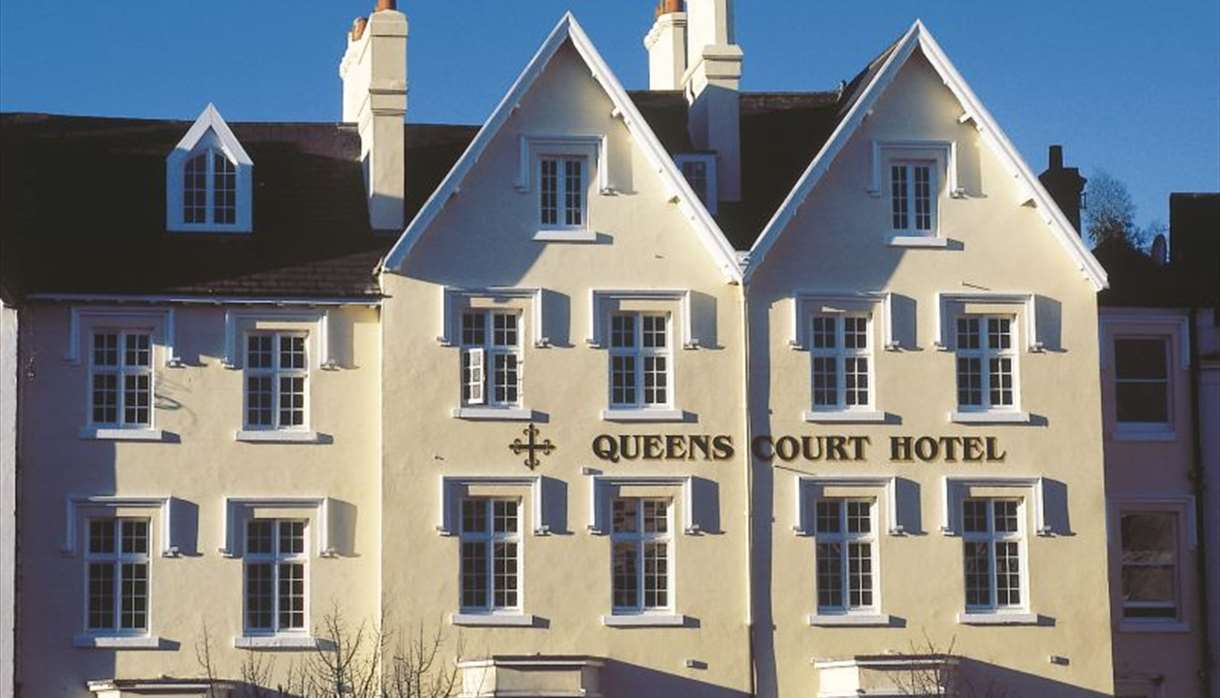 Queens Court Hotel